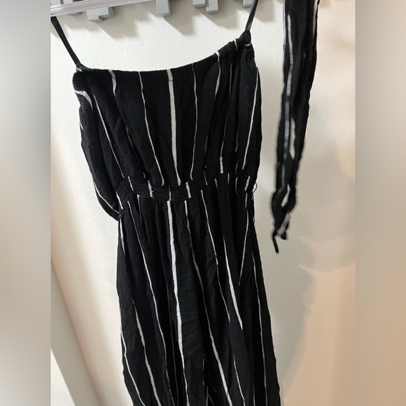 Mendocino Romper with belt - Picture 5 of 5